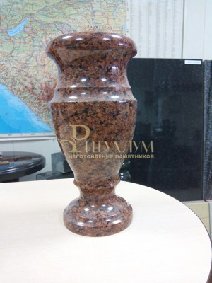Ваза гранитная лезниковская (40см) 04 — ritualum.ru